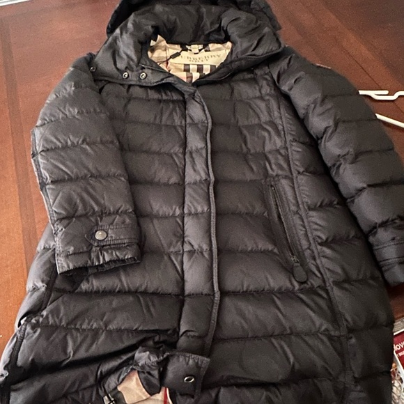Burberry black down jacket size Large- like new - Picture 3 of 6